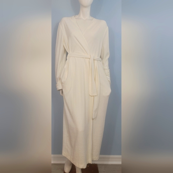 ๐ La Perla Joelle crisp white terrycloth long robe size Medium ๐ - Picture 1 of 11